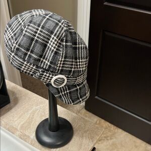 Fun plaid newsboy hat!